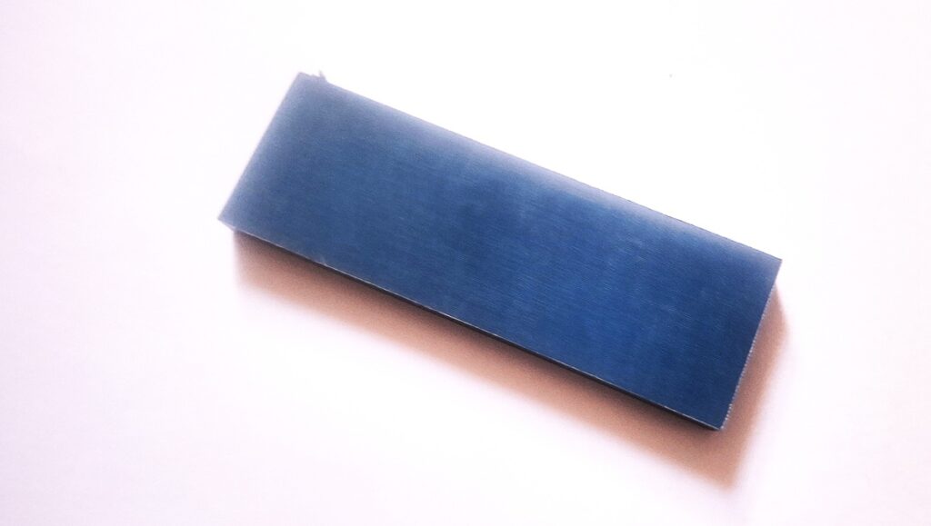 Kék / Fekete Micarta Markolatlap 120×40×8 mm – Prémium Késmarkolat Alapanyag